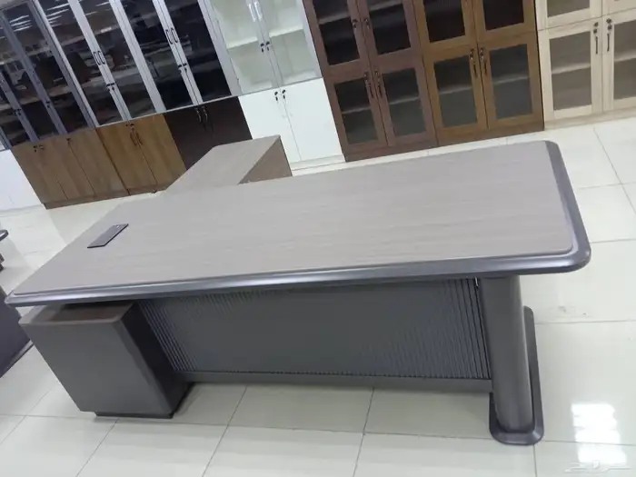 طقم مكتب مدير فخم مودرن مع اثنين دولاب و طاولة شائي 8