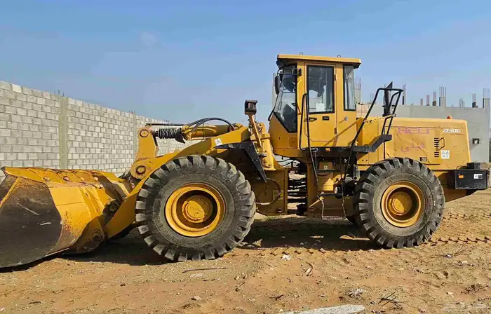 شيول للايجار يومي شهري مقاولات سواق باكستاني 1