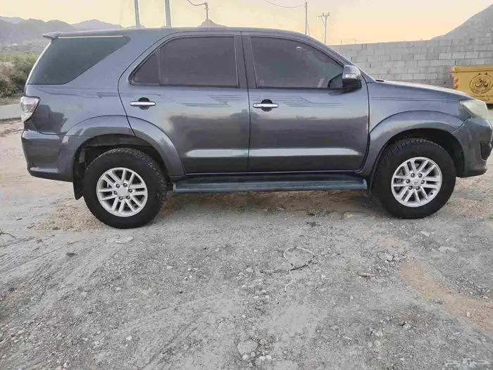 فورتشنر 2014 قير عادي.. دبل 24