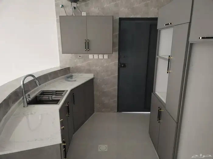 القيصر للألمنيوم والزجاج والسكريت والشبابيك والمطابخ والرخام 0