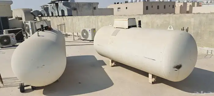 2 gas cylinder each 2000 litre 0