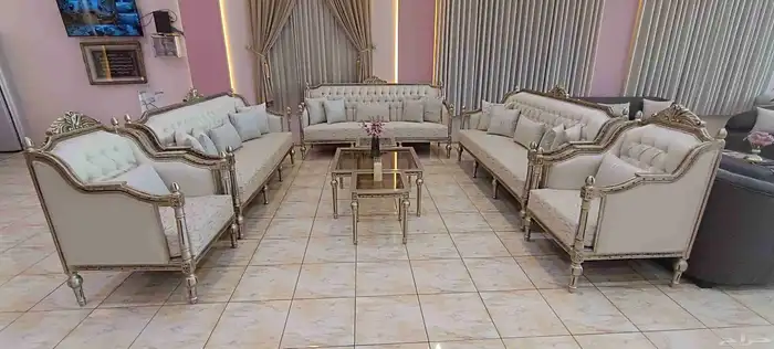 Excellent workmanship  paint  wood and cushions  10-year war 1