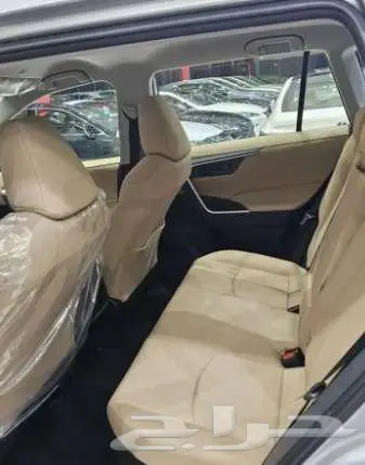 تيوتا راف فور لمتد هايبرد 2025 متوفر اللون الفضي 9