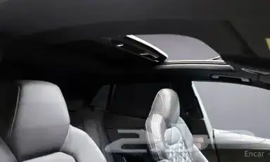 أودي Q8 (فئة 55 TFSI) كواترو بريميوم موديل 2023 فل كامل 17