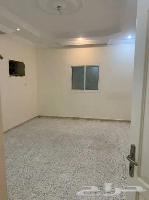 شقة غرفتين وصالة دور ارضي حي الحمدانية 3