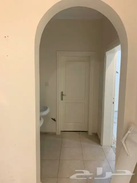 شقة غرفتين وصالة دور ارضي حي الحمدانية 4