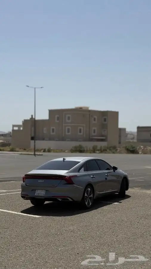 كيا K8 ستاندر 2024 رمادي 3