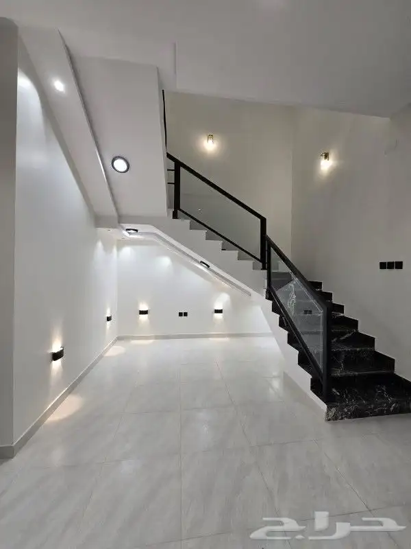 للبيع روف علوي مع ملحق تشطيب راقي مدخل سياره بالمحاله 700الف 18