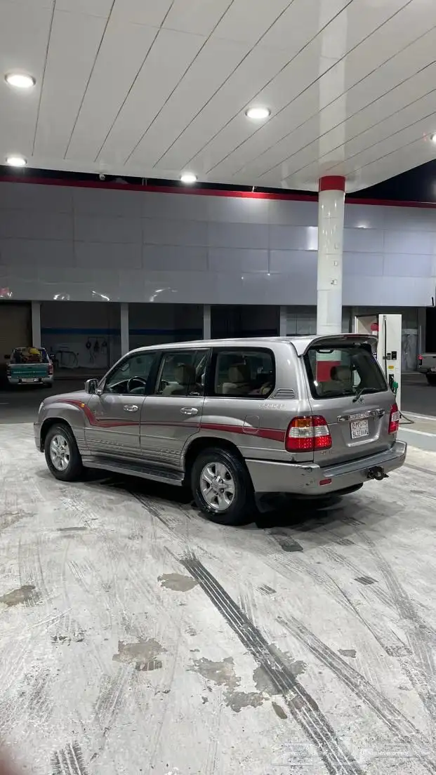 صالون 2007بنك البلاد جي اكس ار لون ذهبي 0