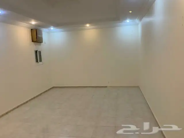 شقة غرفتين وصالة دور ارضي حي الحمدانية 1