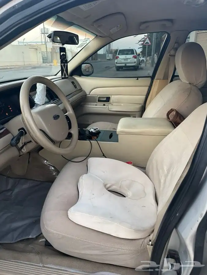 فورد فكتوريا 2012 للبيع 9