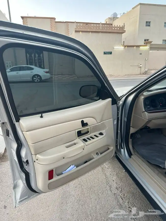 فورد فكتوريا 2012 للبيع 8