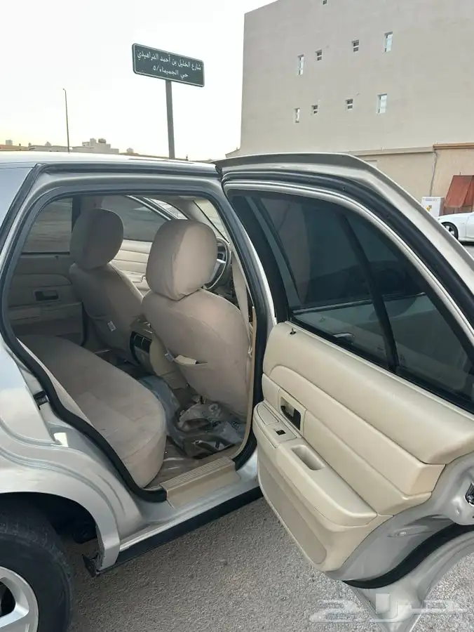 فورد فكتوريا 2012 للبيع 6