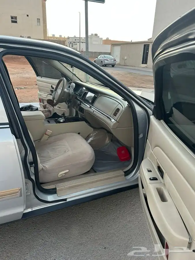 فورد فكتوريا 2012 للبيع 5