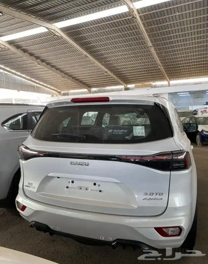 ايسوزو MUX 2026 بالنقد والتقسيط سعودي 3