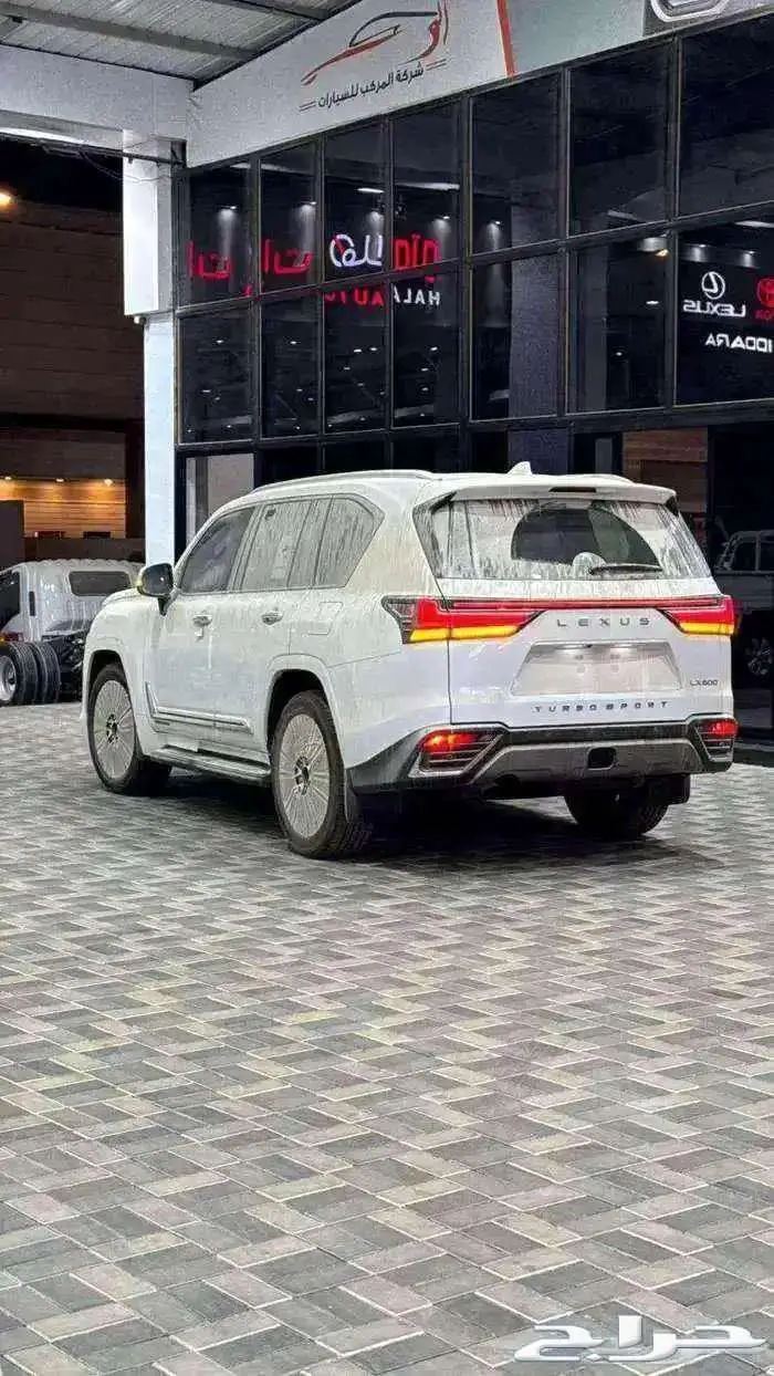 لكزس بي بي عماني داخل احمر 2025 4