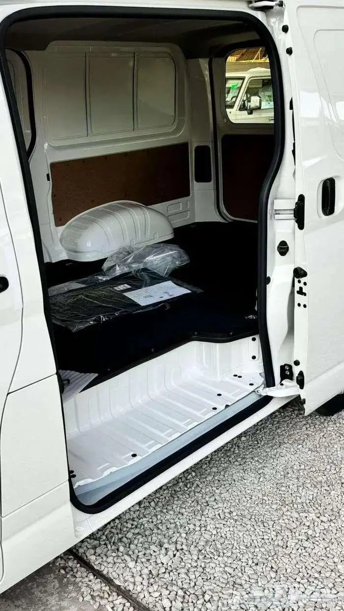 باص بضاعة سقف منخفض ديزل 2026 سعودي 6