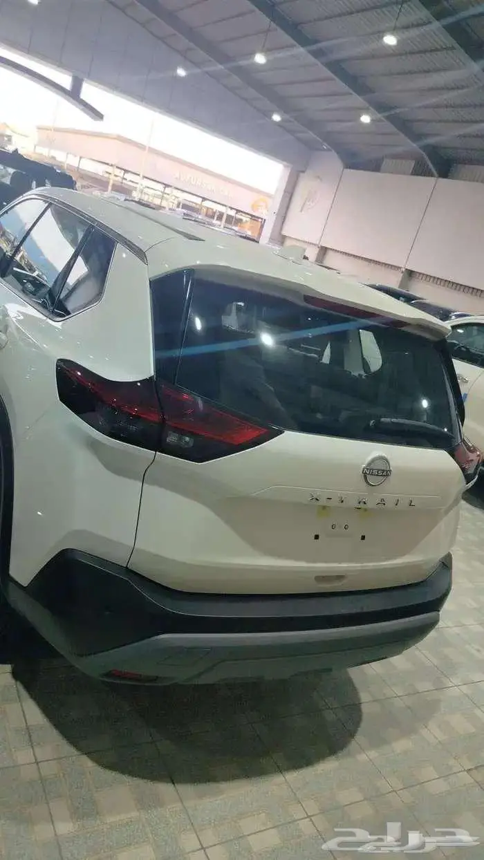 نيسان اكستريل 8
