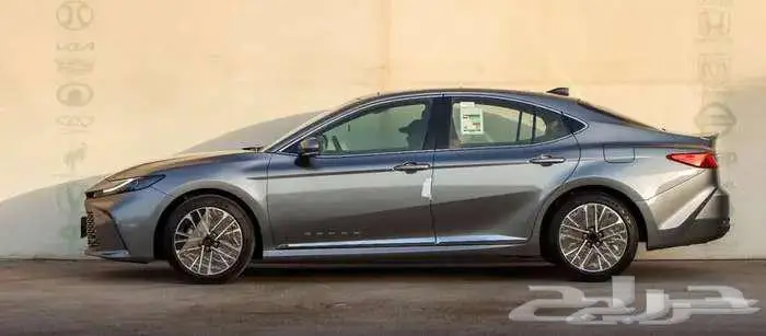 كامري جراندي موديل 2025 تيتانيوم مستعملة 5