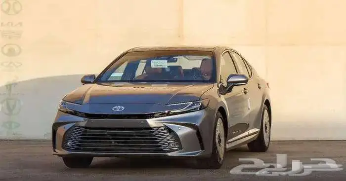 كامري جراندي موديل 2025 تيتانيوم مستعملة 2