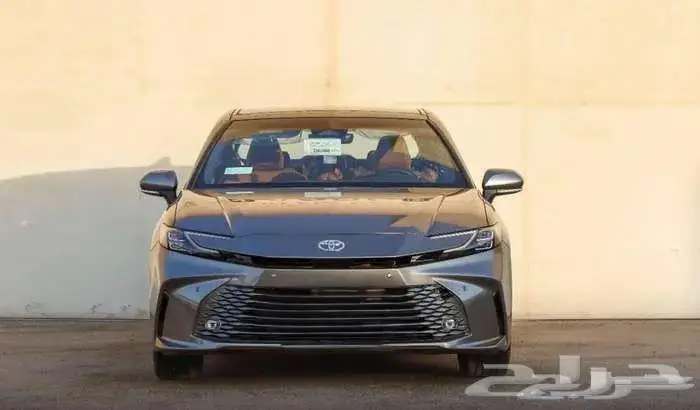 كامري جراندي موديل 2025 تيتانيوم مستعملة 1