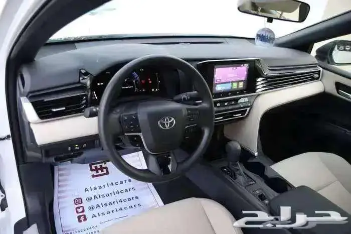 تويوتا كامري استاندر بنزين لوحات 2025 3