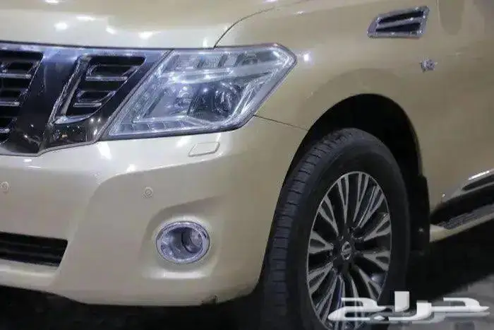 نيسان باترول فل كامل بلاتينيوم ماكينة 4.0 V8 موديل 2016 6