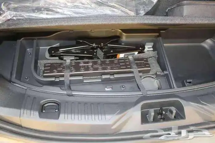 فورد ايفرست XLT نص فل بنزين 2025 سعودى 4