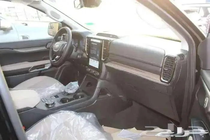 فورد ايفرست XLT نص فل بنزين 2025 سعودى 14