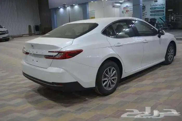 تويوتا كامري استاندر E بنزين 2025 سعودي 3