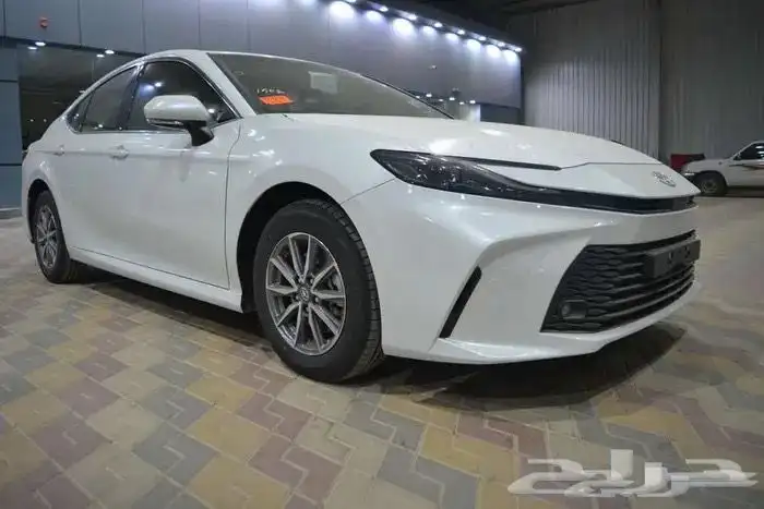 تويوتا كامري استاندر E بنزين 2025 سعودي 6