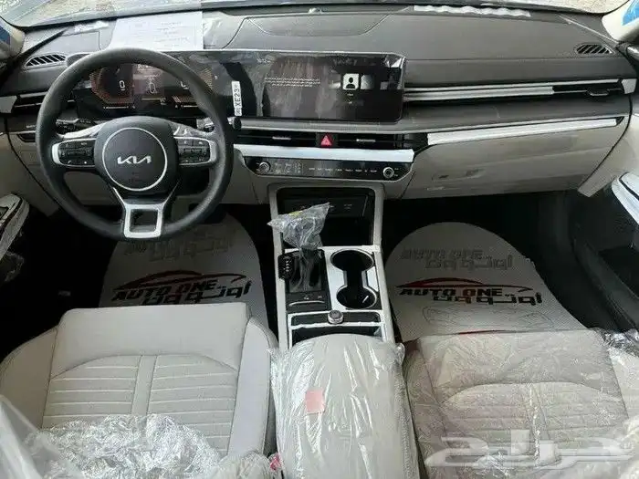 كيا كى5 ستاندر مطور فتحه سقف موديل 2025 3