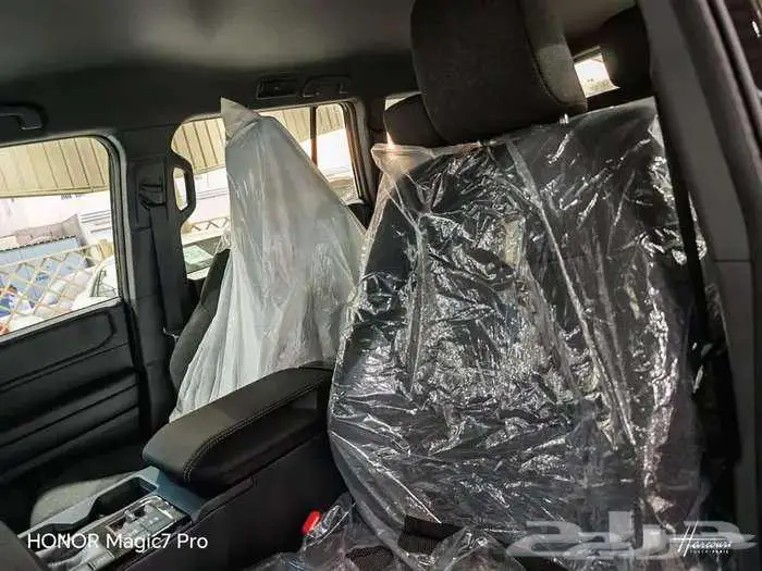 برادو TX موديل 2025 بنزين ستاندرد حبه فقط لون اسود 26