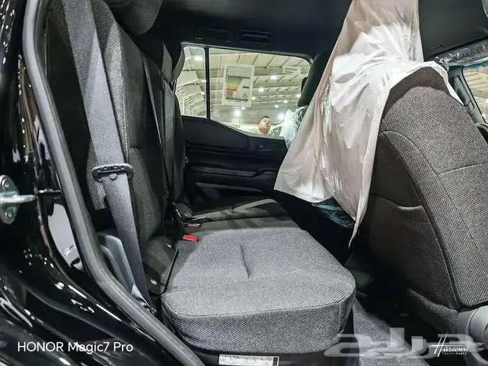 برادو TX موديل 2025 بنزين ستاندرد حبه فقط لون اسود 36