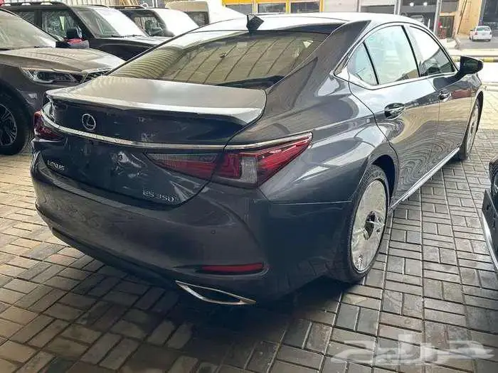 LEXUS. ES 350 2025 CC استندر كاش وتقسيط 12