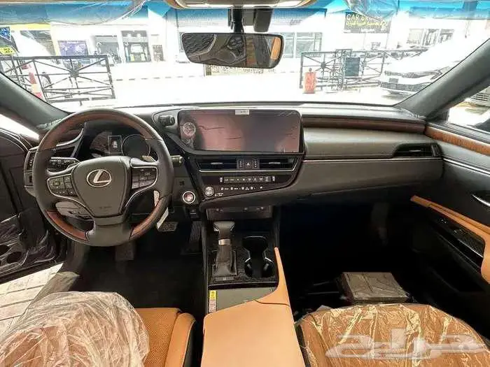 LEXUS. ES 350 2025 CC استندر كاش وتقسيط 8