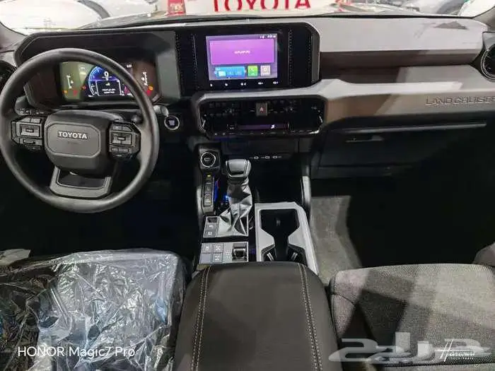 برادو TX بنزين اسود س 2025 3