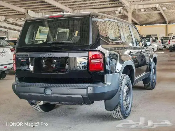 برادو TX بنزين اسود س 2025 12