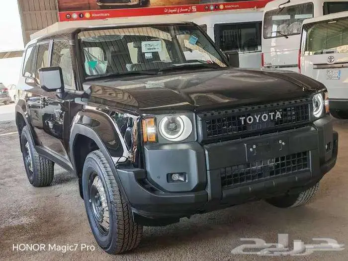 برادو TX بنزين اسود س 2025 13