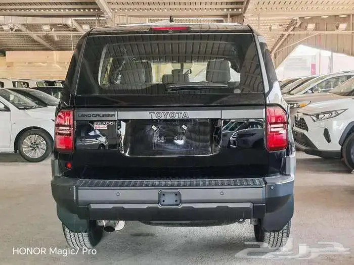 برادو TX بنزين اسود س 2025 11