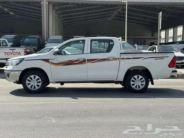 هايلوكس توماتيك بنزين 2025 بريمي كاش واقساط 3