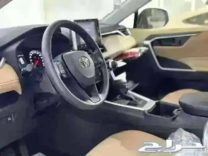 تويوتا راف فور LE استاندر بنزين دبل 2025 2