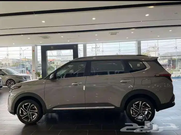 كيا كارينز نص فل موديل 2025 كاش واقساط 4