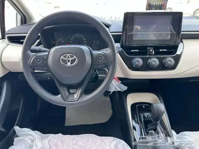 تويوتا كورولا ستاندر موديل 2026 كاش و اقساط 11