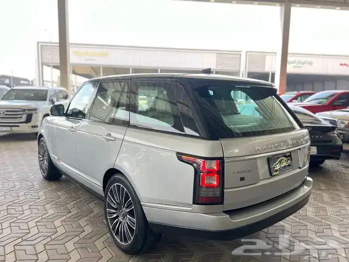 رنج روفر 2017 سعودي HSE ماشي 233 الف 3