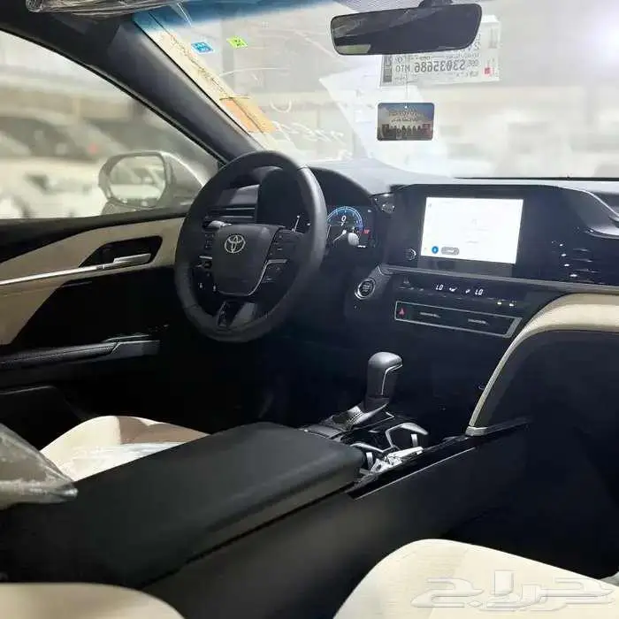 تويوتا كامري نص فل موديل 2025 كاش و اقساط 11