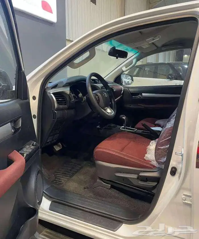 هايلوكس GLXS م2.7 غمارتين دبل بنزين تماتيك بريمي 2025 5