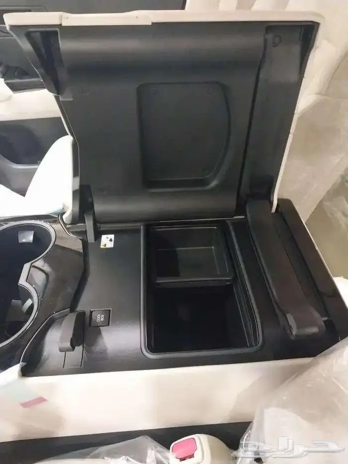 تويوتا لانكروزر L2 موديل 2025 كاش و بنوك 21