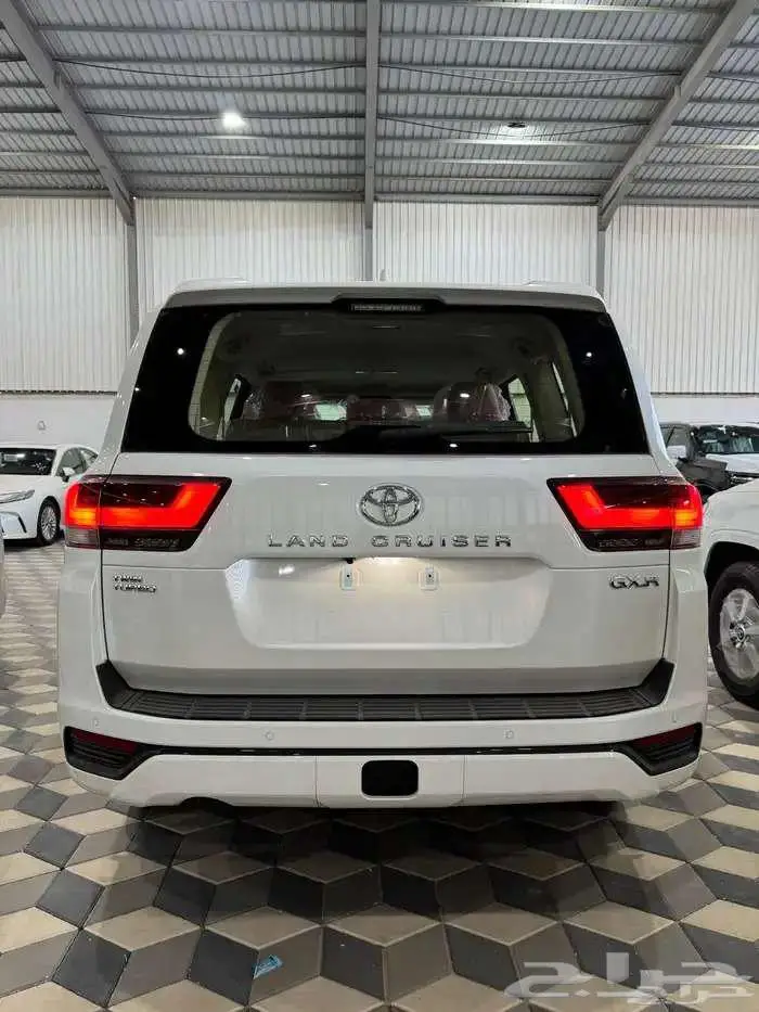 تويوتا لانكروزر L2 موديل 2025 كاش و بنوك 4