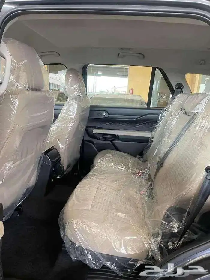 فورد ايفريست XLS ستاندر بنزين 2025 متوفر لدى الحسن 5